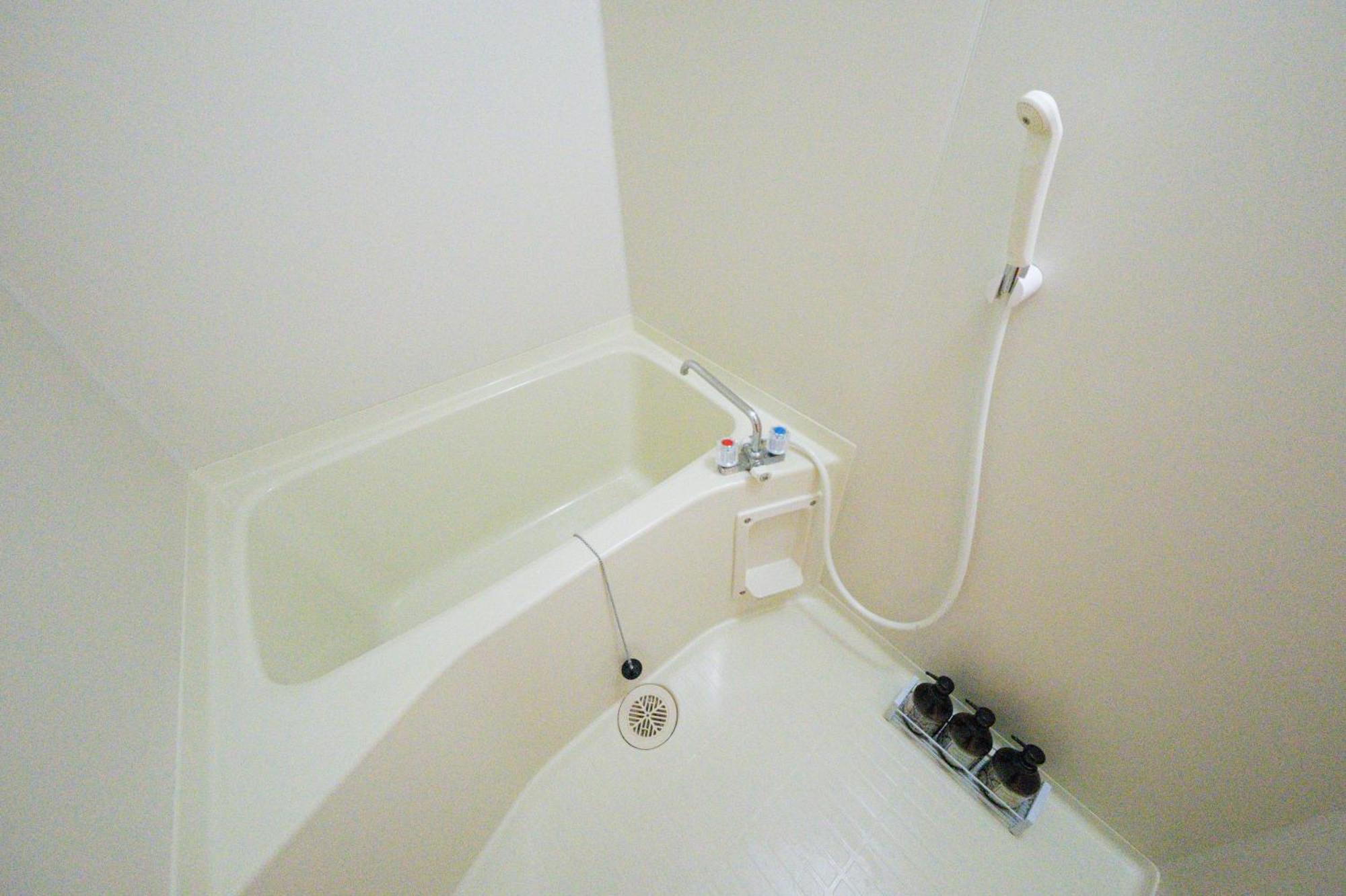 R Sta 1min 2019 Open Apartment *