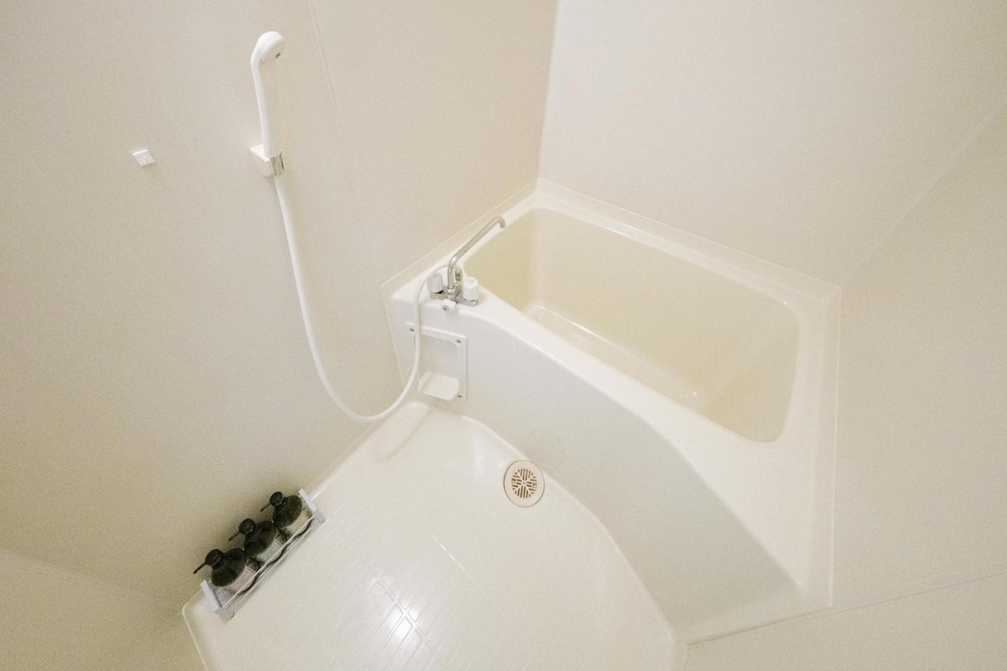 R Sta 1min 2019 Open Apartment *
