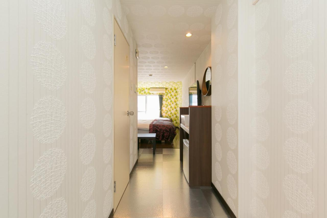 R Sta 1min 2019 Open Apartment *